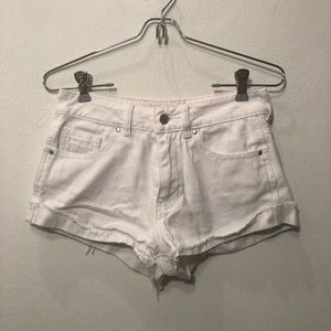 Kendall & Kylie women’s shorts. Size 24